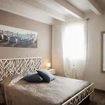 Piccola Venezia בית הארחה 4*